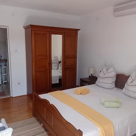 Adrian's & Winery Appartement Lumbarda