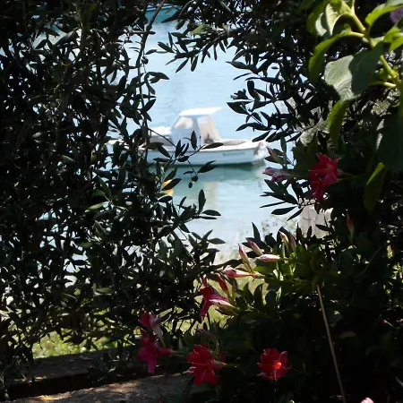 Adrian's & Winery * 룸바르다