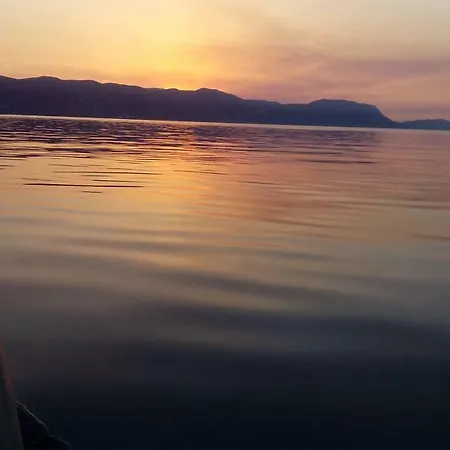 Adrian's & Winery 룸바르다