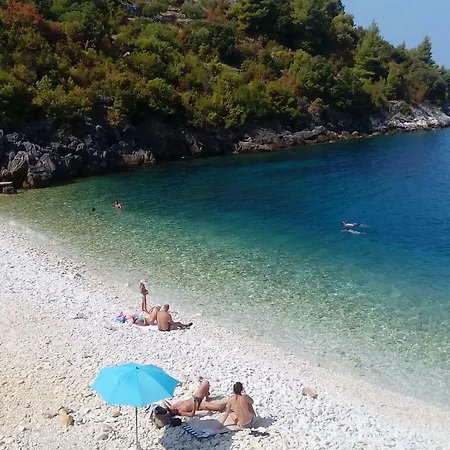 Adrian's & Winery לומבארדה